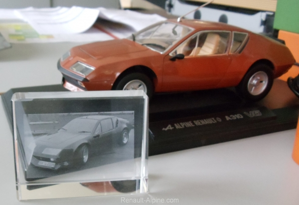 claude_a310_schreibtisch_121017