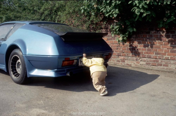 Immer muss ich Papas Alpine anschieben_1